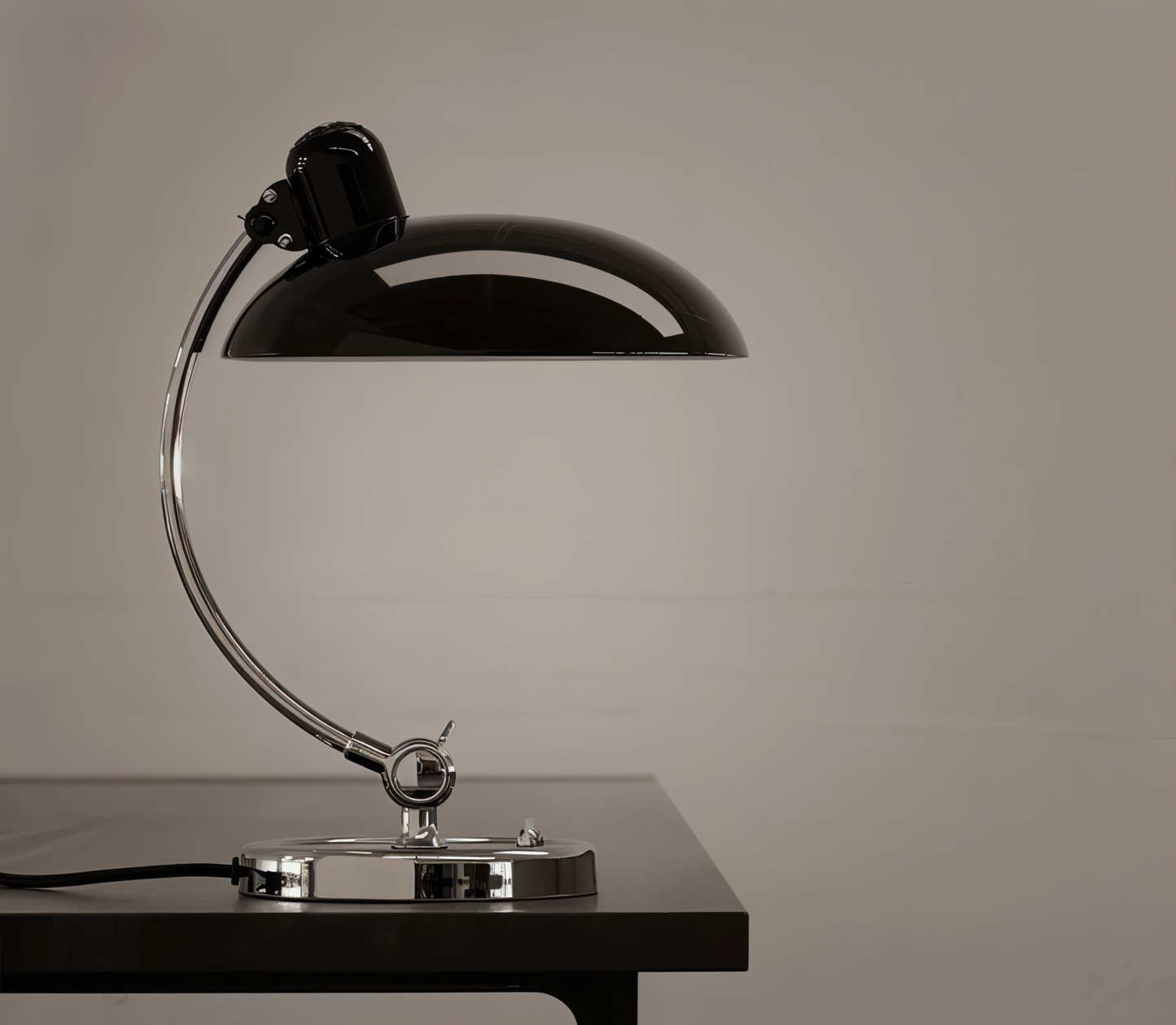 Cromos | Lampe de bureau vintage Virella réglable en fer – design industriel élégant et éclairage décoratif moderne