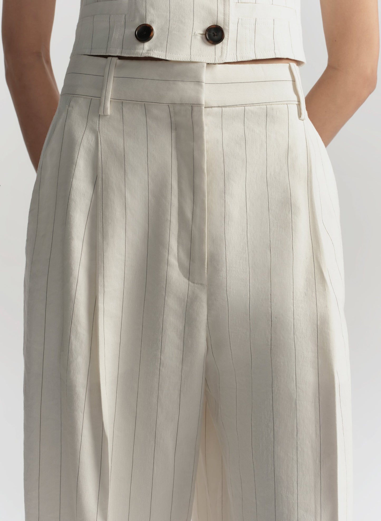 Pantalon à fines rayures en lin Cromos Winston